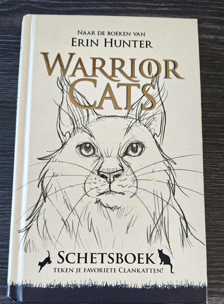 Warrior cats schetsboek 'zeldzaam', Ophalen of Verzenden, Zo goed als nieuw, Erin Hunter