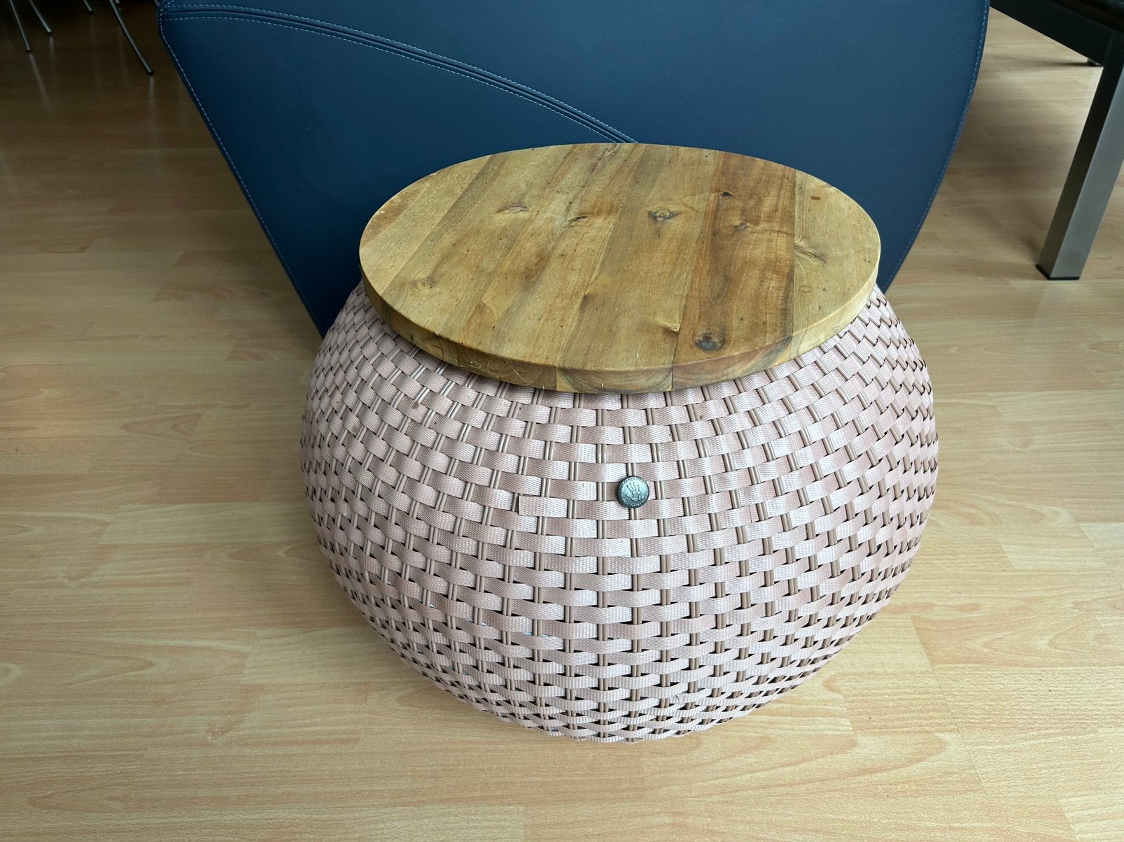 Design - Handed By Basket Halo, tafel/poef/mand - koper roze, Ophalen, Gebruikt, Rond, Overige materialen