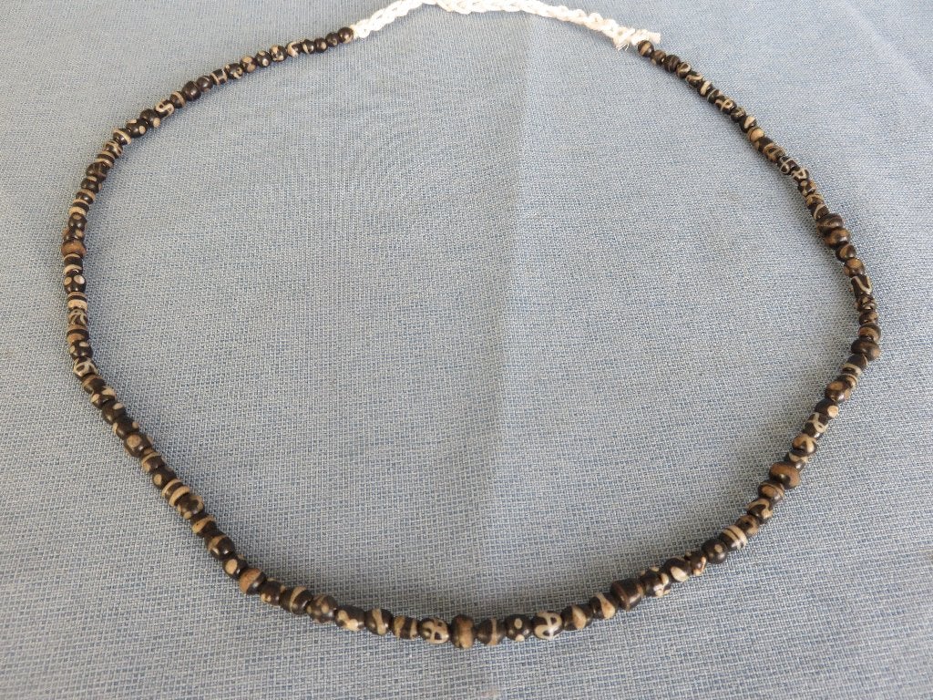 Antieke kralen hals snoer van zwart wit glas kralen 19e eeuw, Sieraden, Tassen en Uiterlijk, Ophalen of Verzenden, Overige materialen