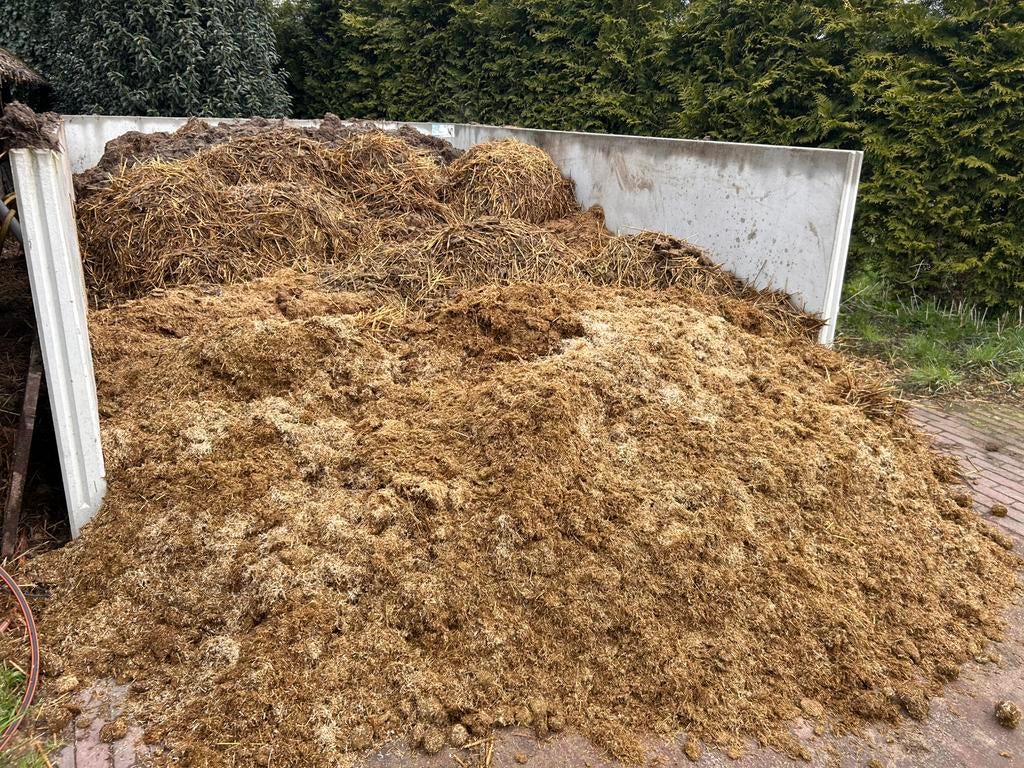GRATIS PAARDEN MEST AF TE HALEN, Dieren en Toebehoren, Stalling en Weidegang