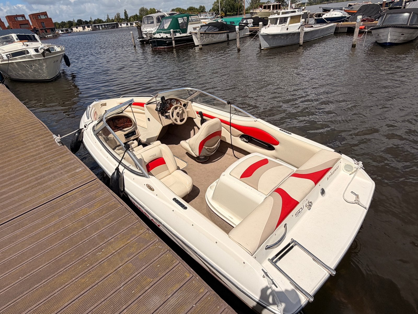 Stingray 180 LS bowrider – MerCruiser 3.0 135PK, Watersport en Boten, Ophalen, Gebruikt, Motor en Techniek