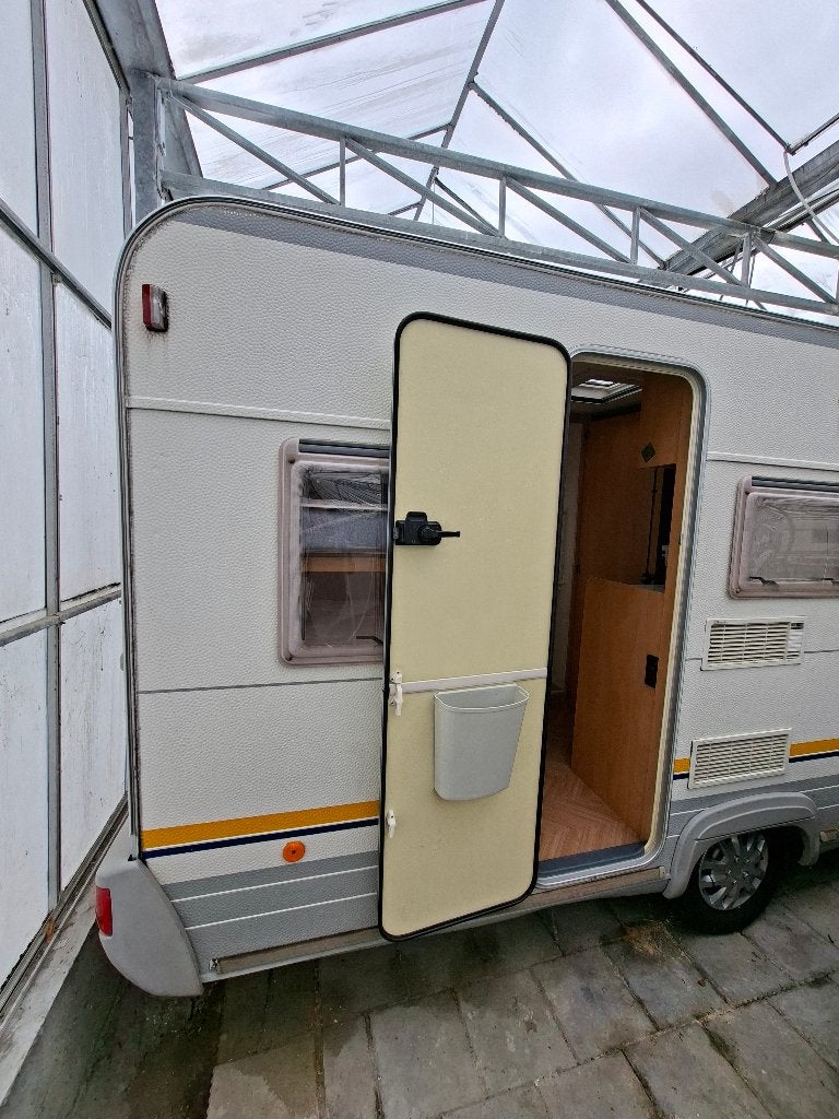 Bustner Fun 390 TK, Caravans en Kamperen, Treinzit, 750 - 1000 kg, Particulier, Bürstner