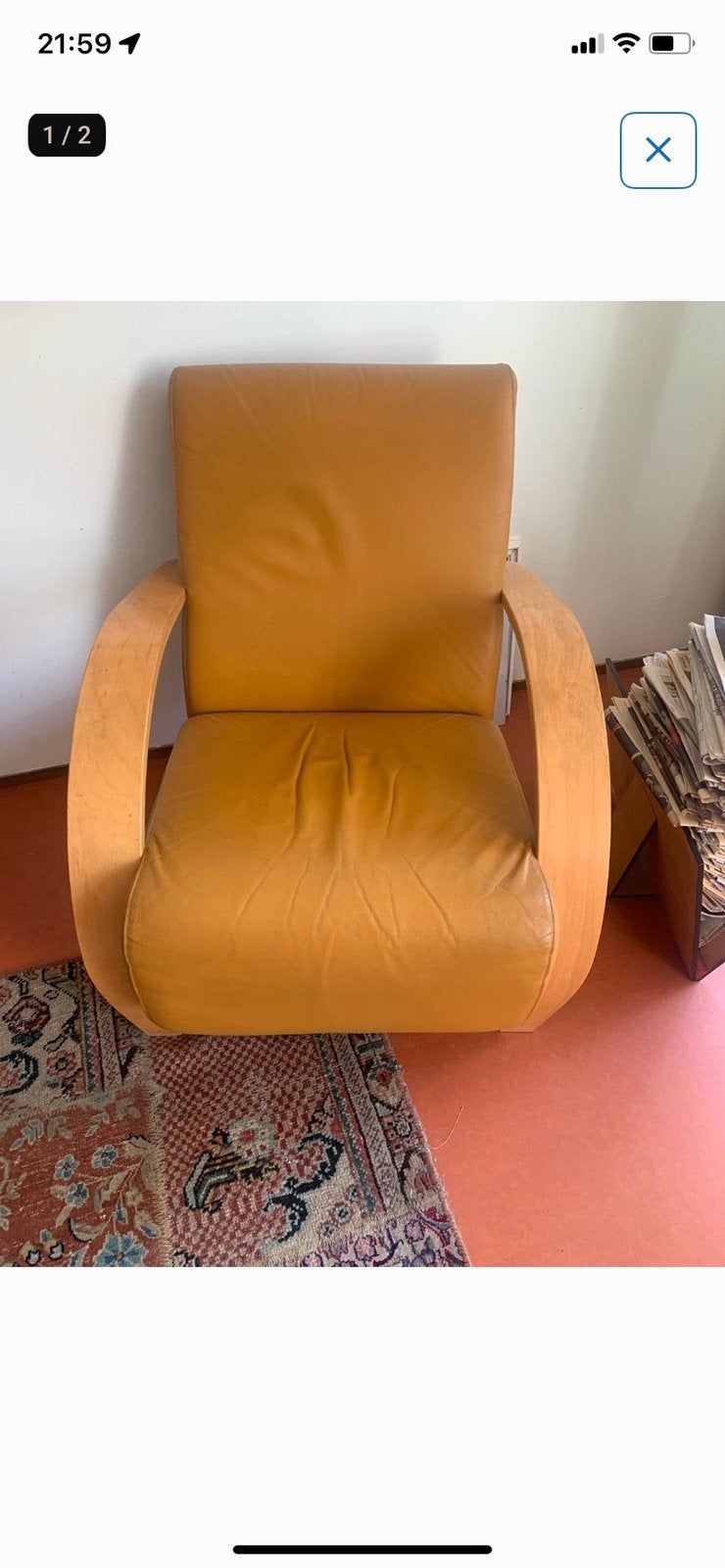 Vintage 70's fauteuil - Okergeel leer met houten armleuninge, Huis en Inrichting, Fauteuils, Ophalen, Gebruikt, Leer, 75 tot 100 cm