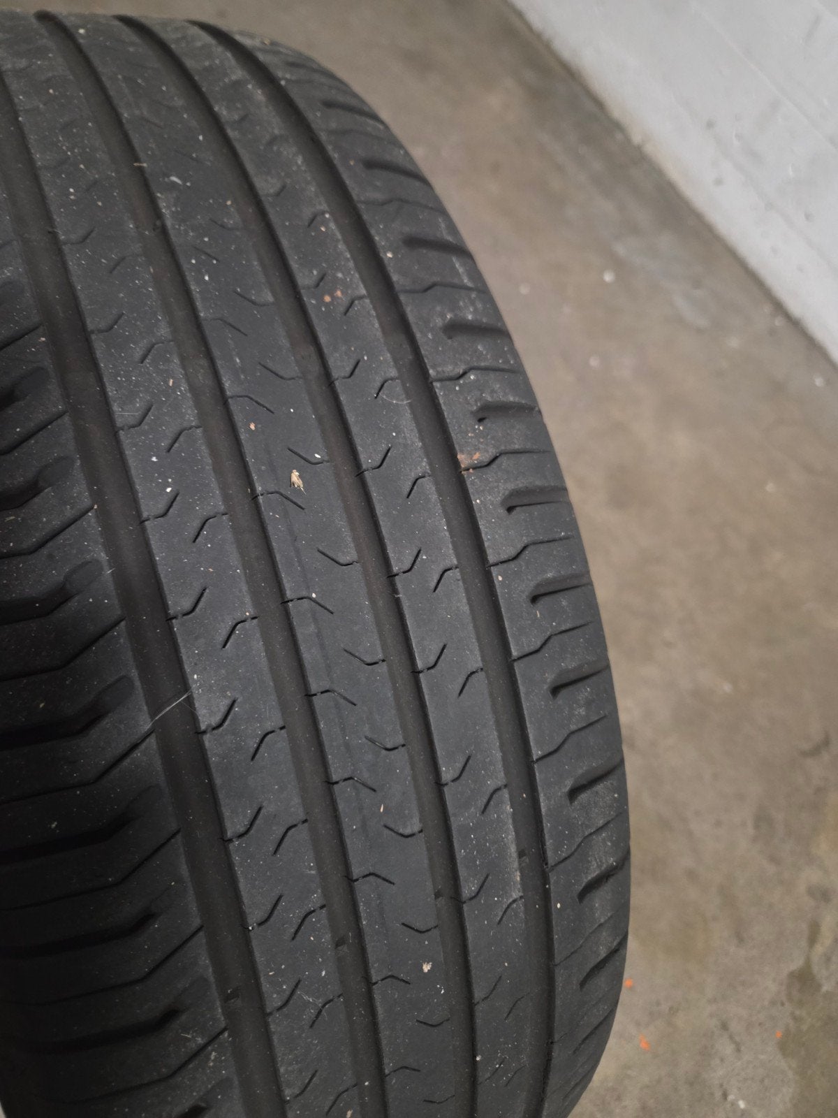 Band 215/55 R18 : €50. Fiets €40. volwassen€20. Trainer: €10, Ophalen of Verzenden