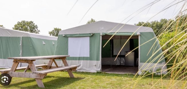 Ingerichte bungalowtent 4 pers loopafstand Concert At Sea, Tickets en Kaartjes, Drie personen of meer, Meerdaags
