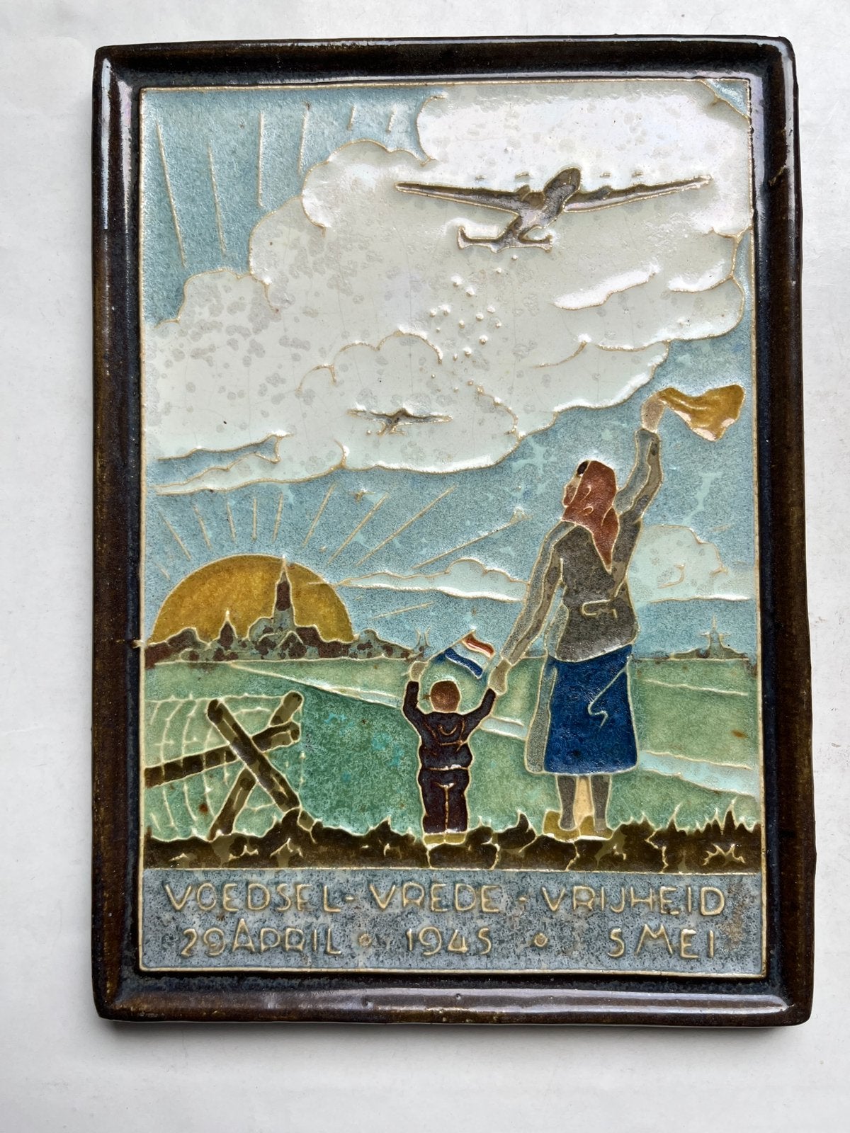 Cloisonné tegen bevrijding 1945, Ophalen