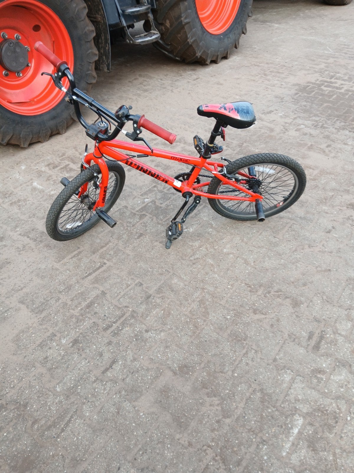 BMX Magic Freestyler - Rode Stuntfiets, Fietsen en Brommers, Ophalen, Gebruikt, Staal, Velgrem