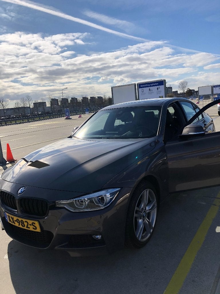 DEALER ONDERHOUDEN BMW 330e 252pk High Exc. Model, 1998 cc, Achterwielaandrijving, 48 km/l, Bruin