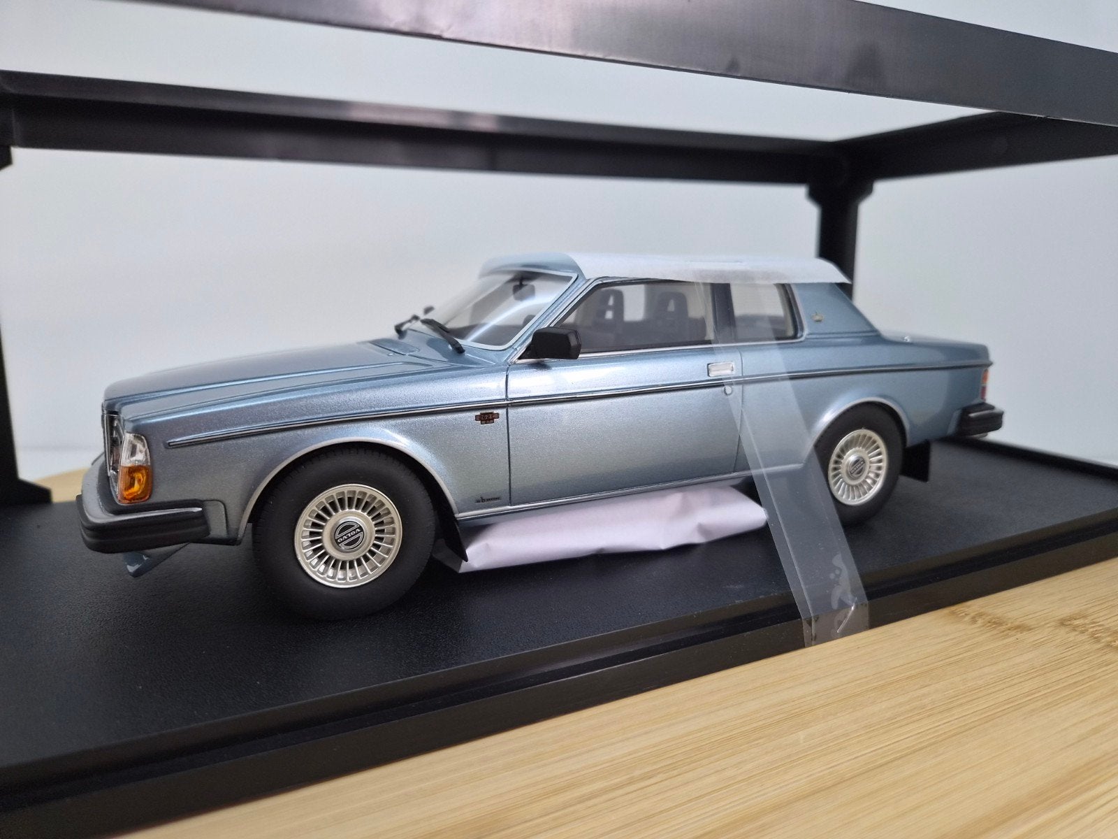 Cultscale Volvo 262c Bertone Lichtblauw Metallic 1:18, Overige merken, Auto, Verzenden, Nieuw