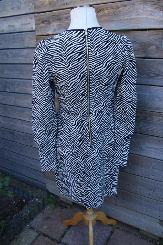 Jurk zwart/ creme Vanilia mt 38 Vaste prijs, Maat 38/40 (M), Vanilia, Zwart, Ophalen of Verzenden