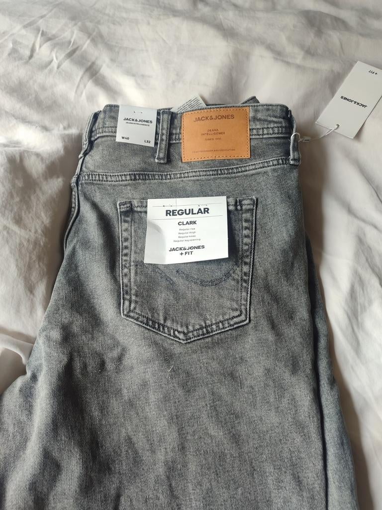 Tweemaal Jack & Jones jeans grijs. W40 L32/34, Nieuw, Ophalen of Verzenden, Jack & Jones, W40 - W42 (confectie 56/58)
