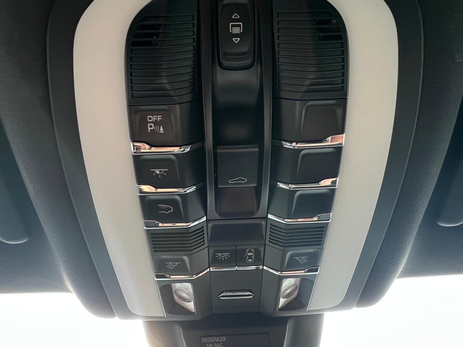 Foto 11 van Porsche Macan 2.9 GTS Orgineel Nederlandse auto met volledig