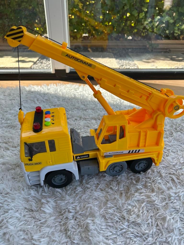 Gele speelgoed hijskraan met afstandsbediening, Ophalen, Gebruikt, Afstandsbediening