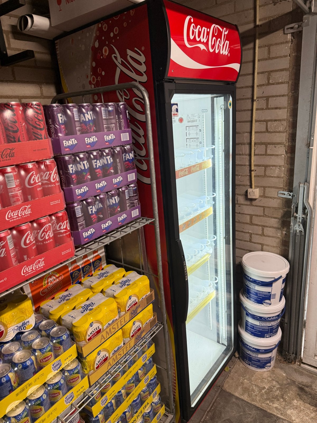 Coca-Cola Koelkast - Perfect voor Drankjes, Witgoed en Apparatuur, Koelkasten en IJskasten, Ophalen, 200 liter of meer, 60 cm of meer