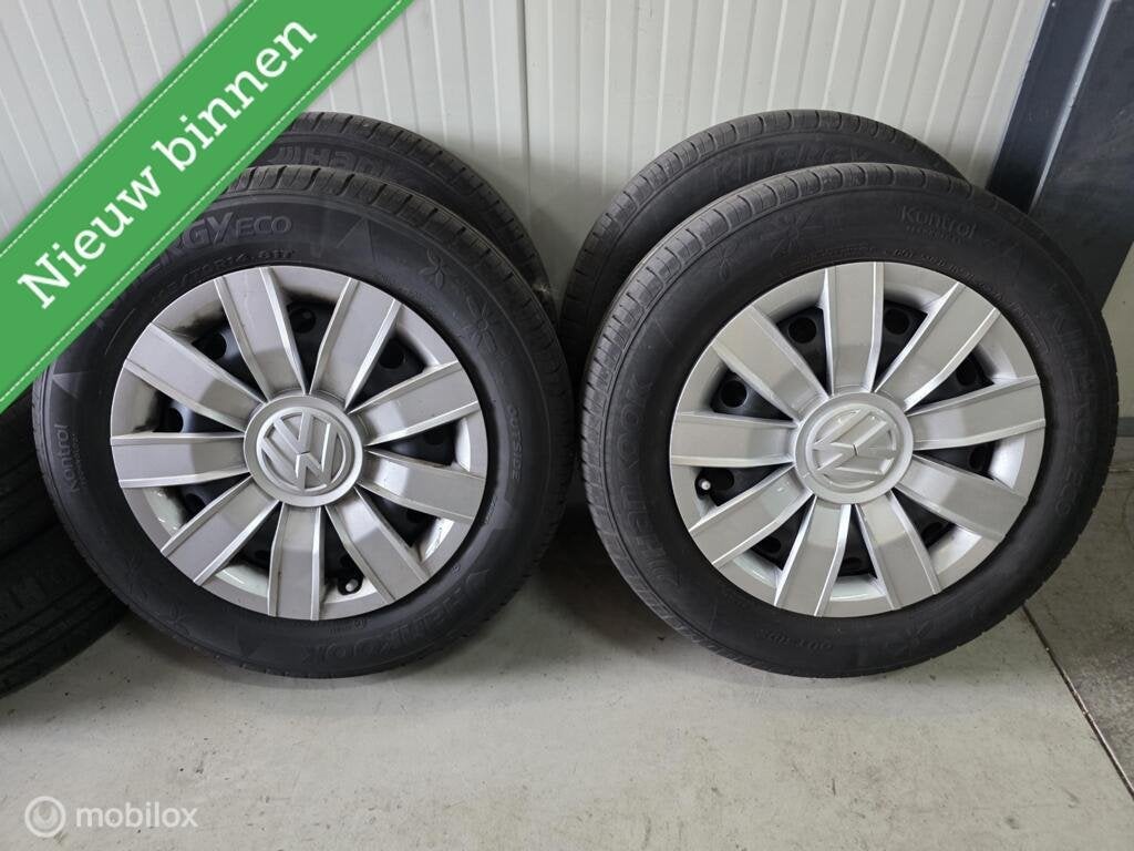 VW UP 14" staal met wieldoppen | zomerbanden 165/70/14, Auto-onderdelen, Banden en Velgen, 14 inch, Gebruikt, Velg(en), Ophalen of Verzenden