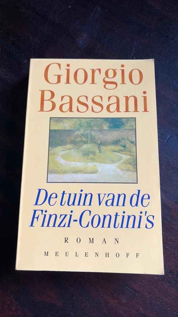 De tuin van de Finzi-Contini's - Giorgio Bassani, Boeken, Ophalen of Verzenden, Gelezen, Nederland