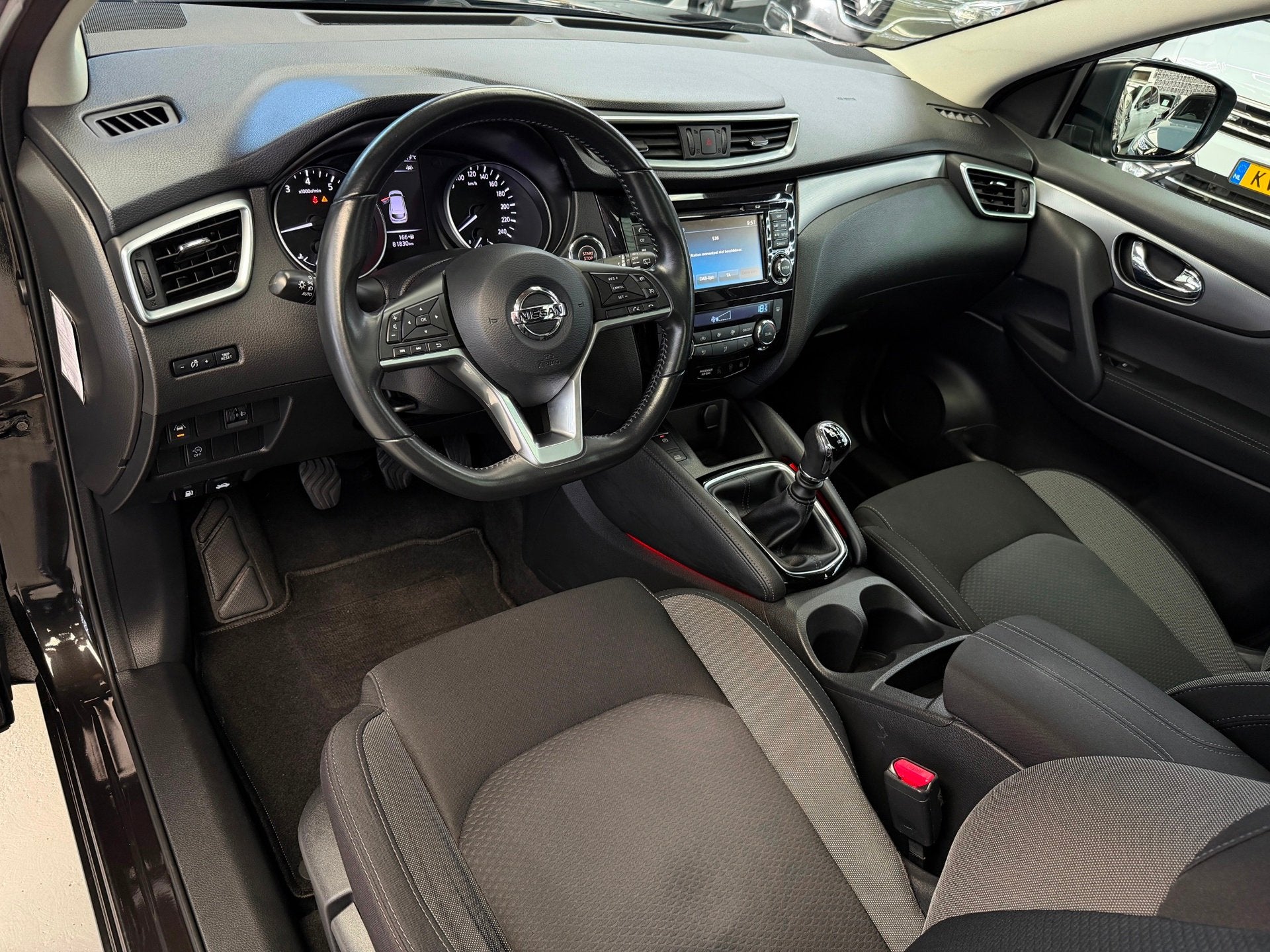 Nissan Qashqai 1.2 Tekna Bluetooth Panorama, Voorwielaandrijving, Stof, Gebruikt, 4 cilinders