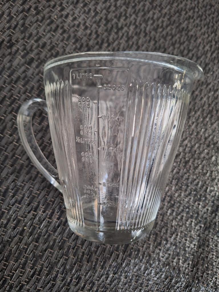 Vintage Glazen Maatbeker 1 Liter - Made in England, Ophalen of Verzenden, Zo goed als nieuw, Glas