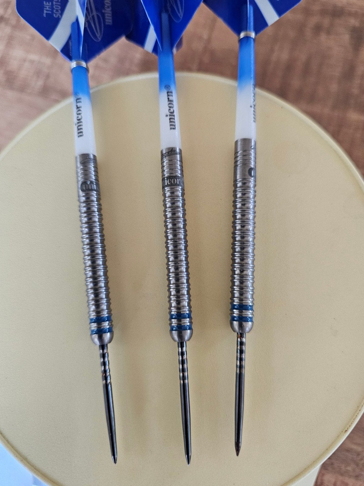 Unicorn Gary Anderson dartpijlen 23 gr set in Mission etui, Ophalen of Verzenden, Zo goed als nieuw, Pijlen