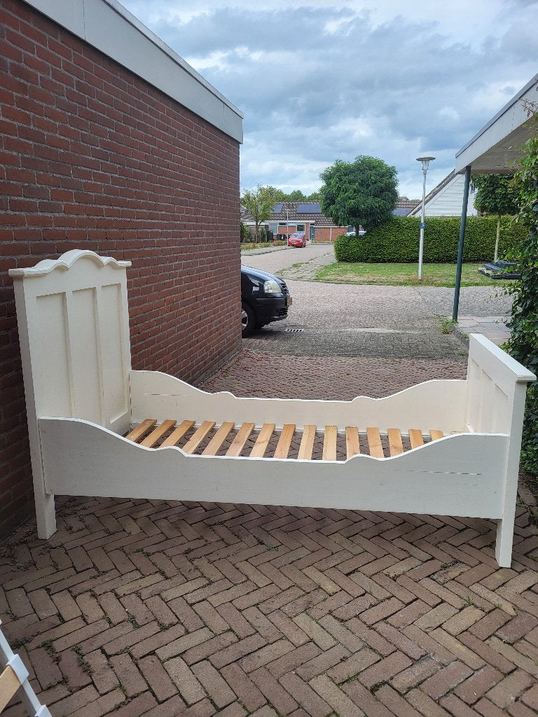 Houten meisjesbed, Huis en Inrichting, Slaapkamer | Bedden, Ophalen, Gebruikt, 90 cm, Eenpersoons