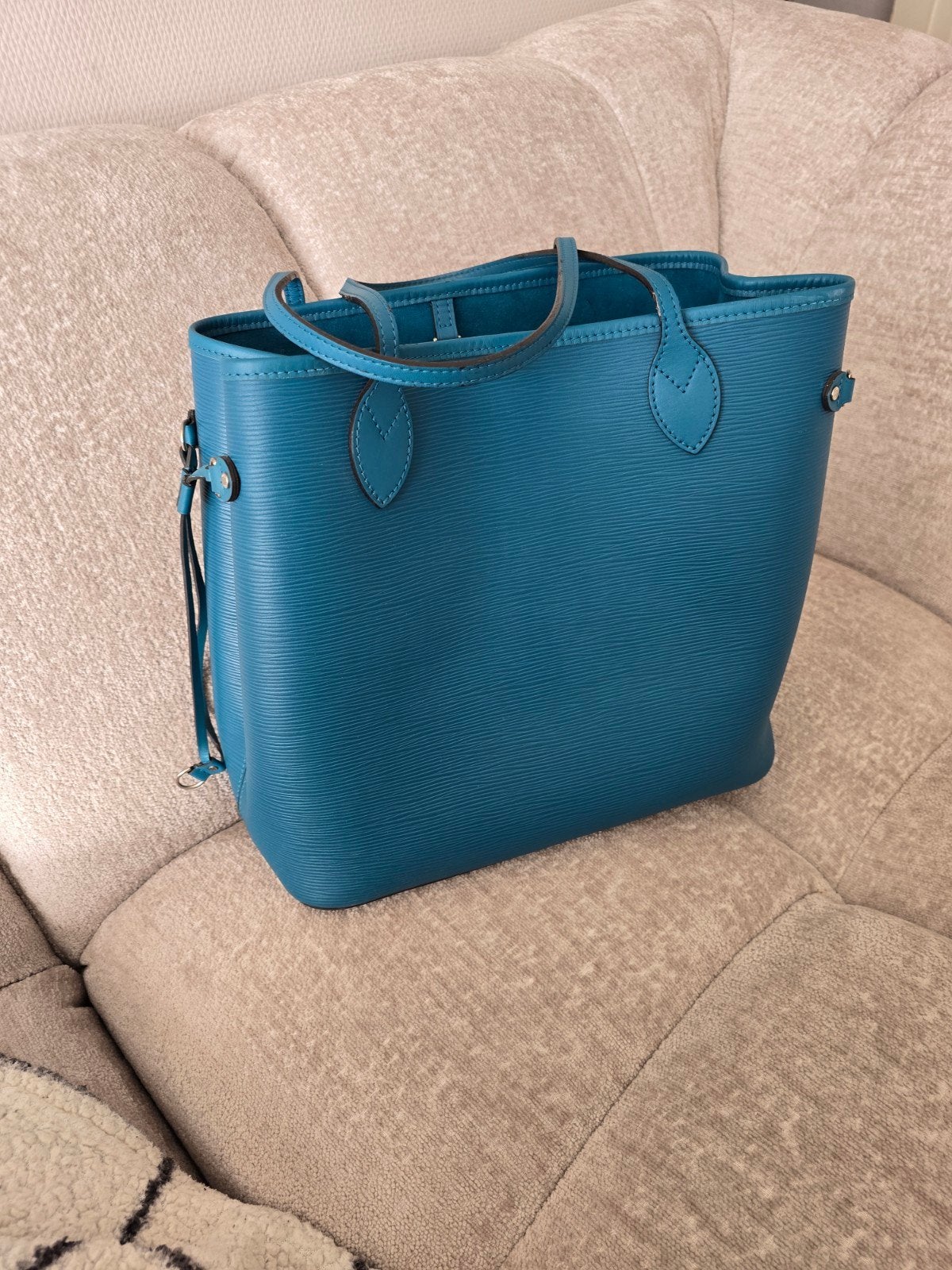 Louis Vuitton Neverfull MM Epi Leder (Blauw) – Nieuw staat, Sieraden, Tassen en Uiterlijk, Ophalen of Verzenden, Zo goed als nieuw