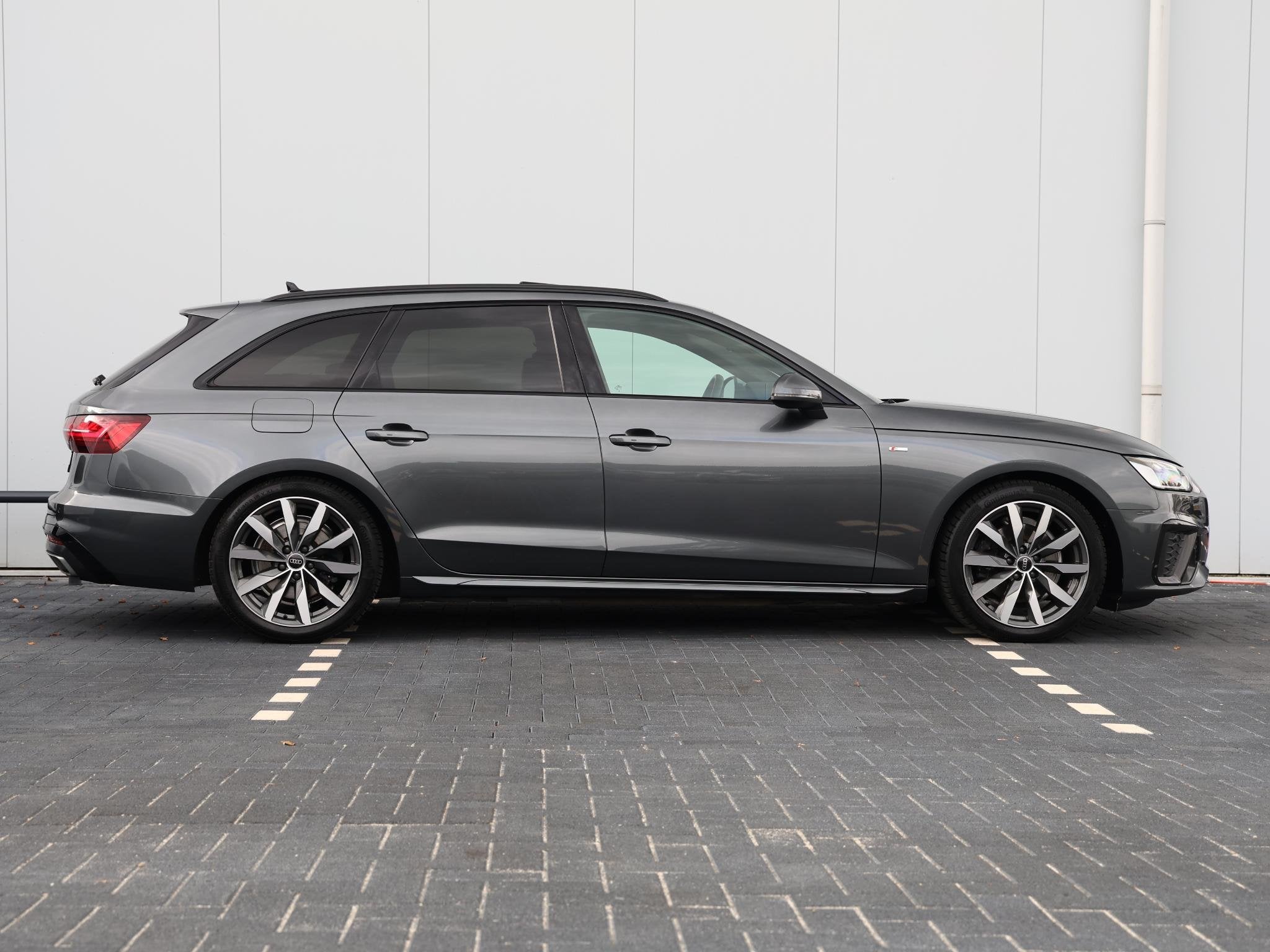 Audi A4 Avant 35 TFSI S edition Competition | Zwenkbare Trek, Auto's, Gebruikt, 4 cilinders, Origineel Nederlands, Zilver of Grijs