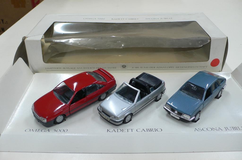 opel omega 3000-astra gsi cabrio-ascona 5 deurs-gama 125 jaa, Hobby en Vrije tijd, Modelauto's | 1:43, Verzenden, Zo goed als nieuw