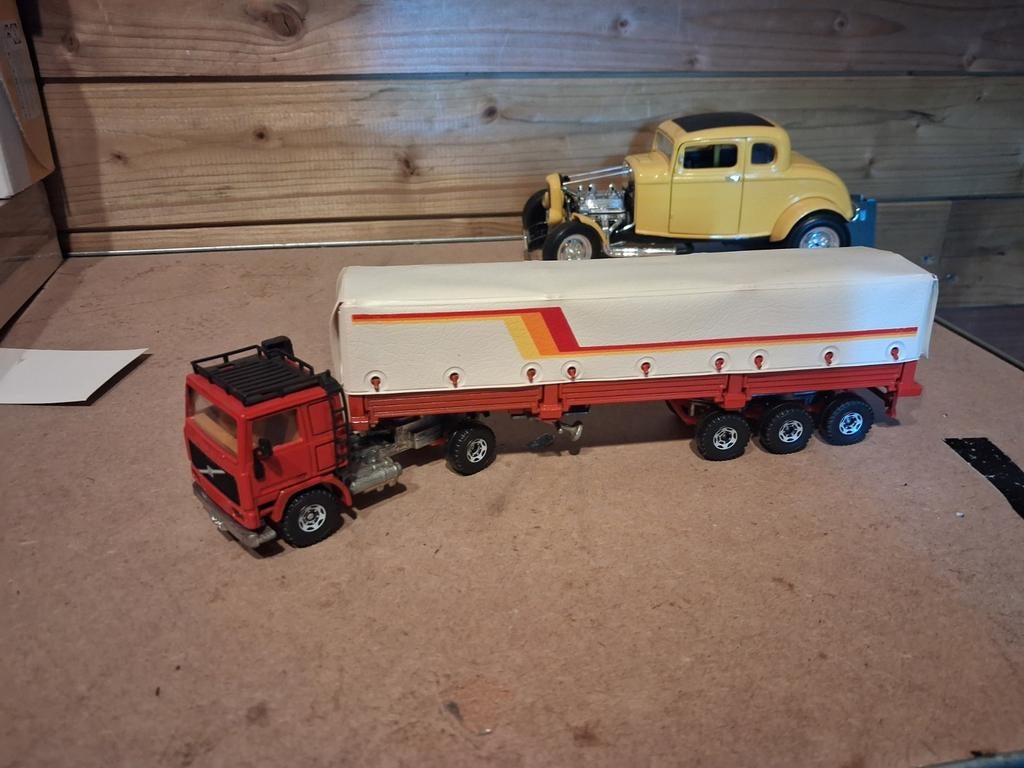 Siku volvo, Hobby en Vrije tijd, Modelauto's | 1:50, Ophalen of Verzenden, Gebruikt, Bus of Vrachtwagen, SIKU