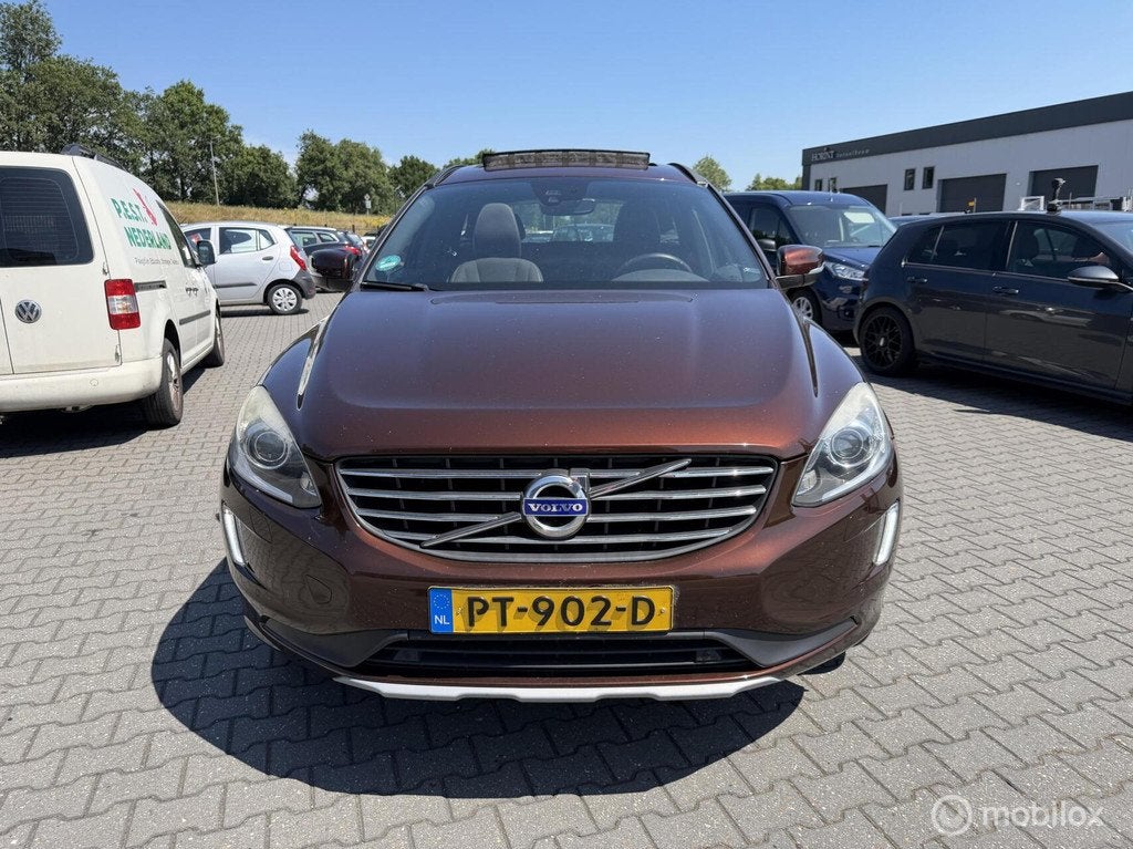 Volvo XC60 2.0 D4 FWD Momentum prijs ex bpm, Leder en Stof, Bedrijf, SUV of Terreinwagen, 750 kg