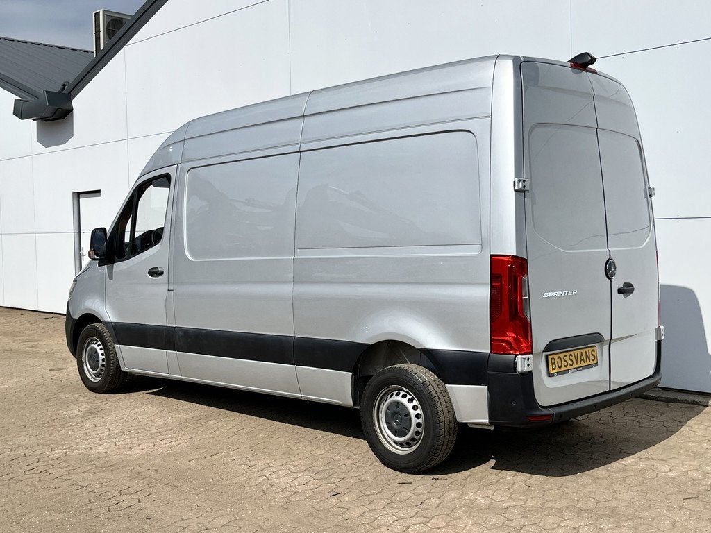Mercedes-Benz Sprinter 215 1.9 CDI Automaat L2H2 Climate Con, Auto's, Gebruikt, Zwart, 4 cilinders, 150 pk