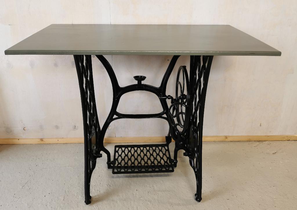 Sidetable van een antieke Simplex trapnaaimachine., Ophalen, Zo goed als nieuw, 75 cm of meer, 60 cm of meer
