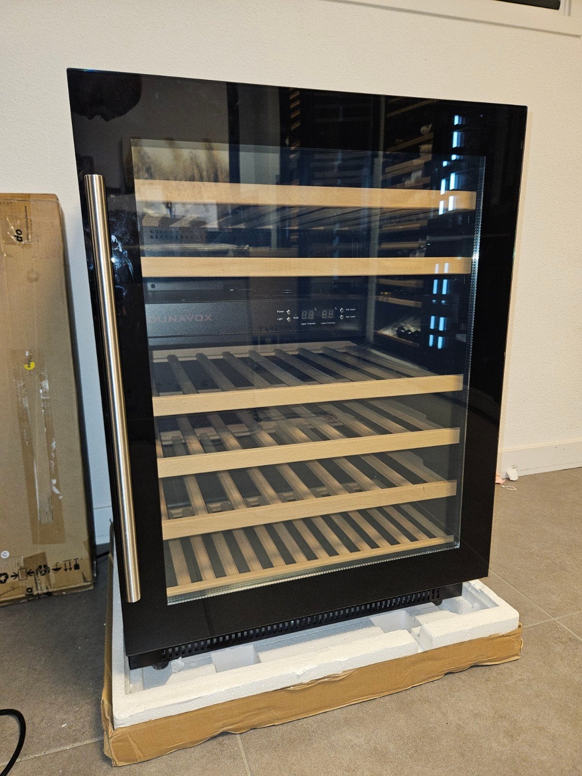 Dunavox Wijnklimaatkast DAU-46.146DB - 5 jaar oud, 85 tot 120 cm, 100 tot 150 liter, Ophalen of Verzenden, 45 tot 60 cm