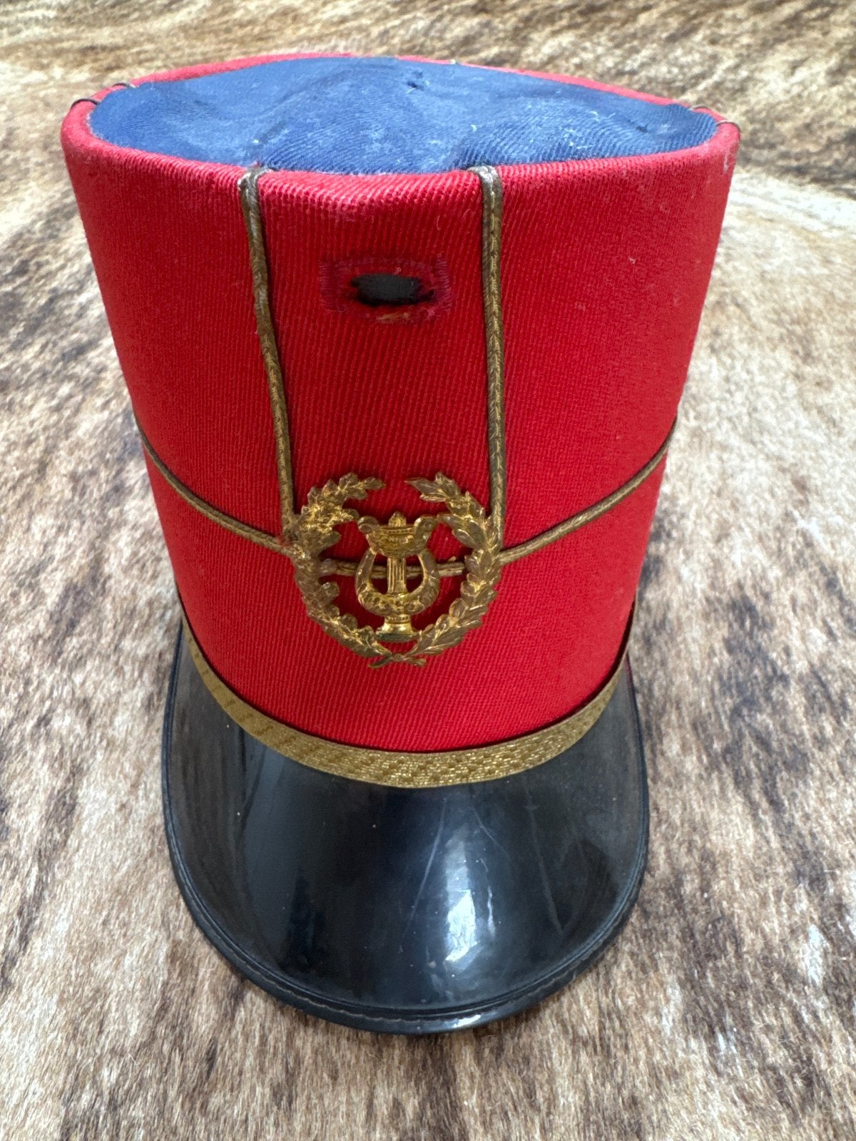 Rood met Blauwe pet, Ophalen of Verzenden