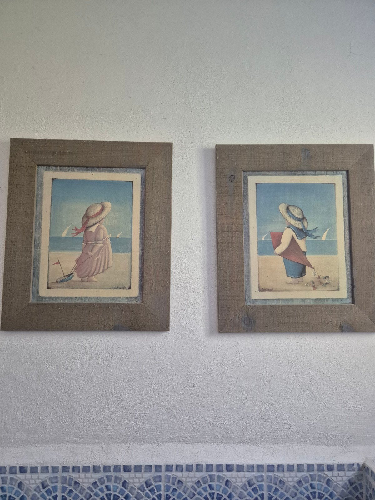Set van 2 ingelijste schilderijen: Meisjes op het strand, Ophalen, Figuren, Hout, Print