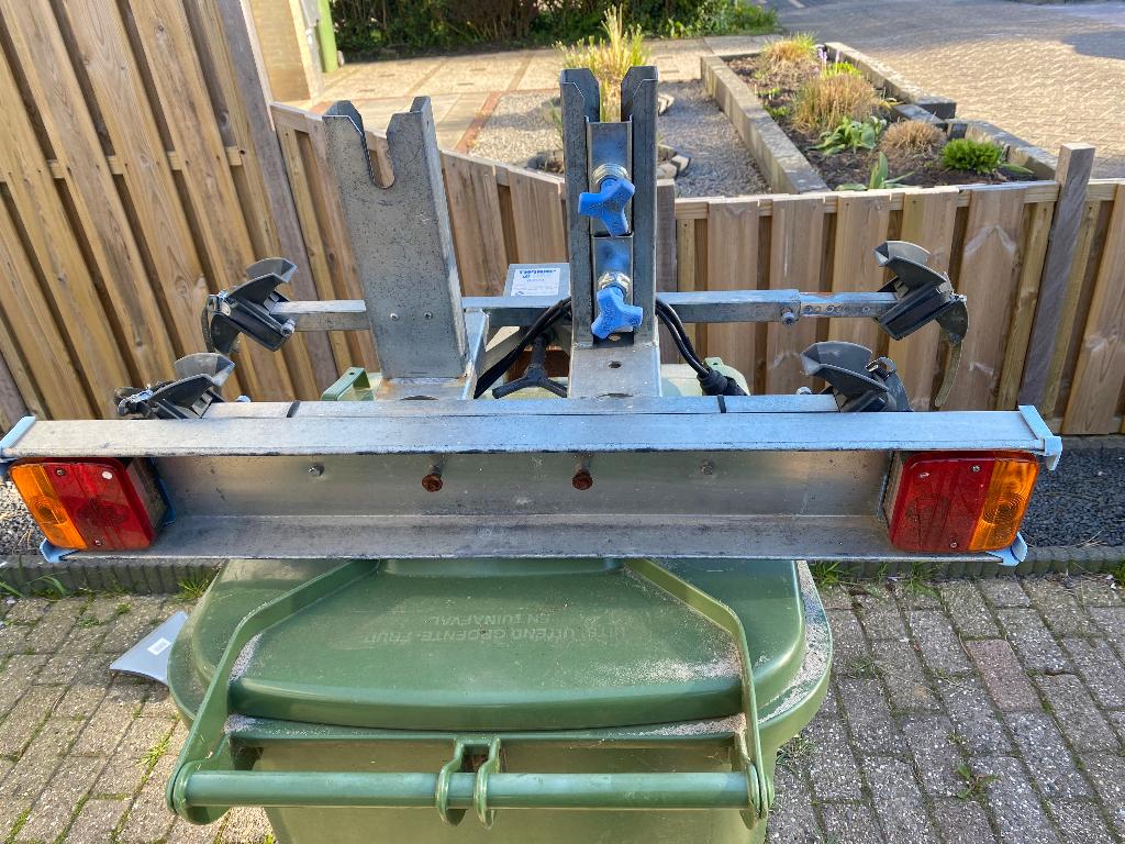Twinny load, Ophalen, Gebruikt, 2 fietsen, Trekhaakdrager