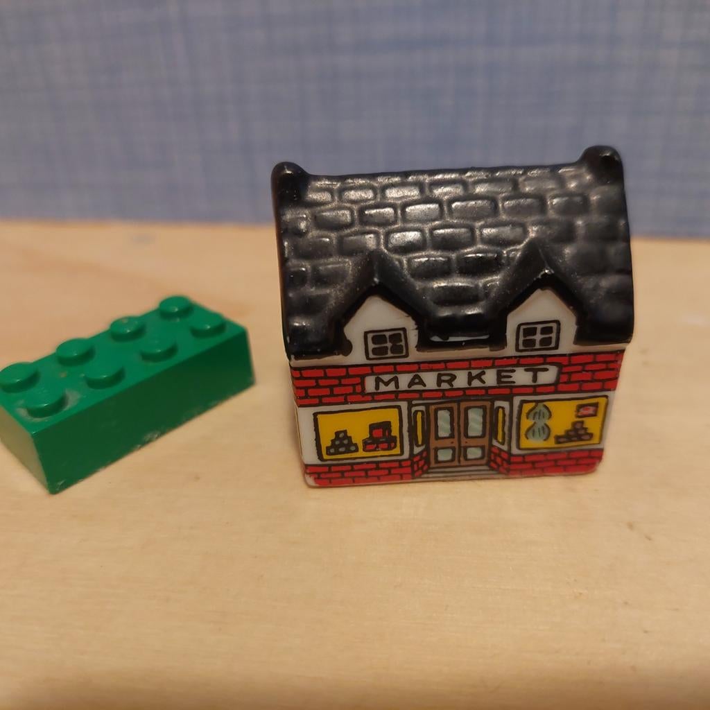 Mini huisje van porselein, Ophalen of Verzenden, Zo goed als nieuw, Poppenhuis
