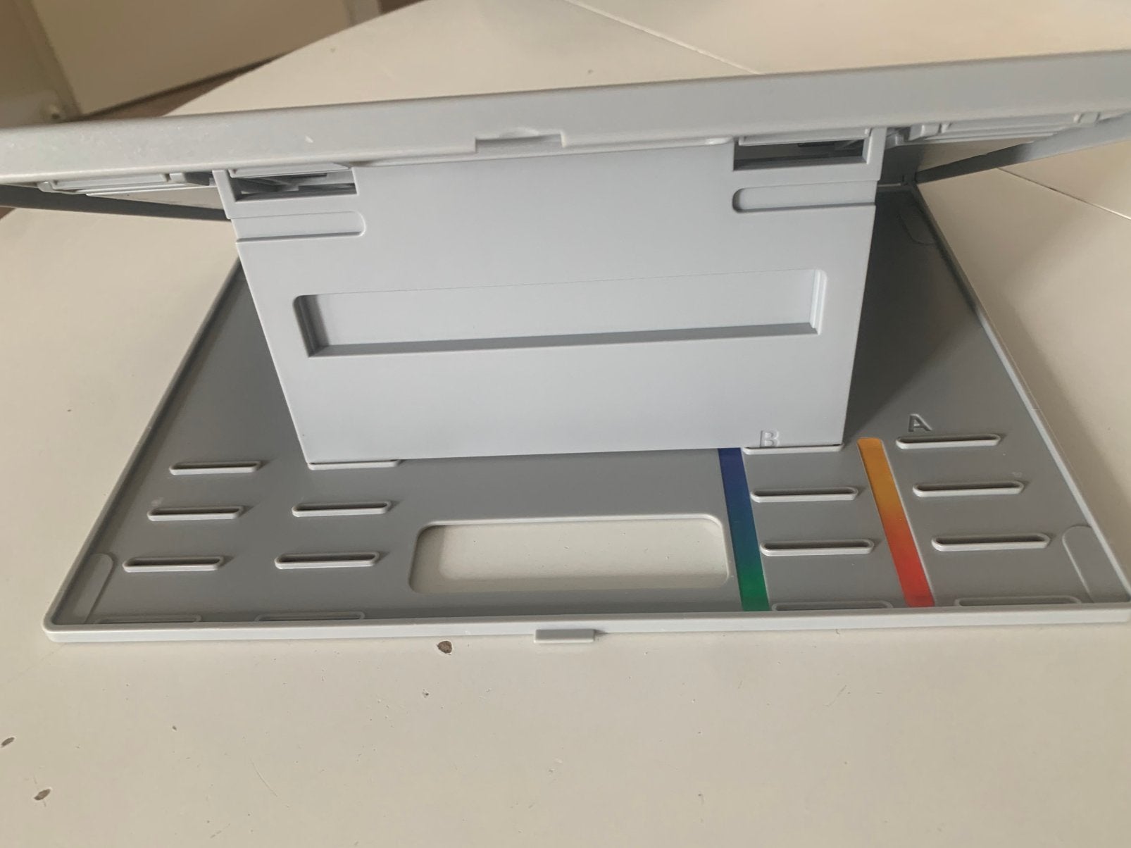 Laptop standaard, Ophalen of Verzenden, Zo goed als nieuw, In hoogte verstelbaar