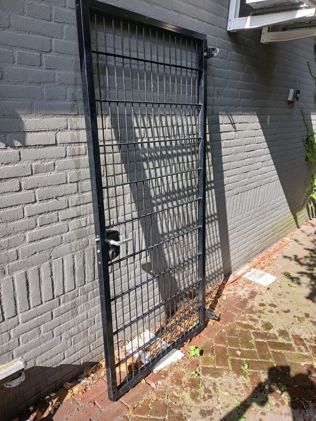 Zwart ijzeren poort, Tuin en Terras, Tuinhekken en Hekwerk, Ophalen, Met poort, Gebruikt, Spijlenhekwerk