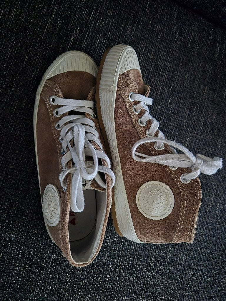 Zo goed als nieuwe bruine suède baseball schoenen - Maat 37, Arawak, Bruin, Ophalen of Verzenden, Sneakers of Gympen