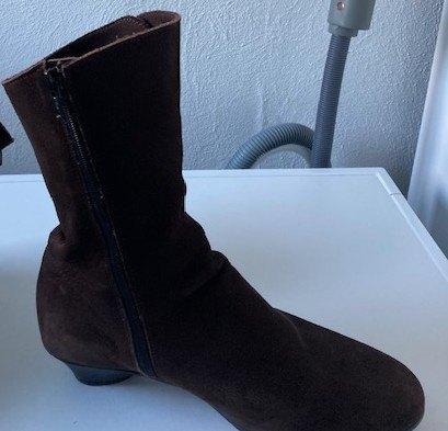 Arche 2 paar enkellaarsjes mt 38;zwart en taupe.In een koop., Overige kleuren, Lage of Enkellaarzen, Ophalen of Verzenden, Zo goed als nieuw