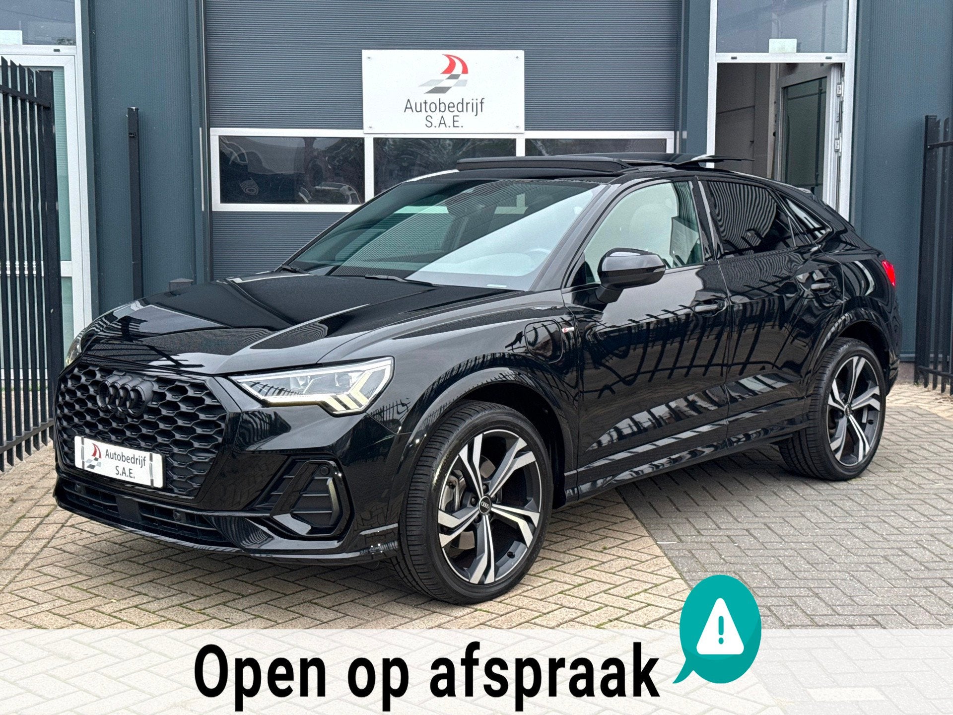 Audi Q3 Sportback 45 TFSI e 3x S-Line 360 PANO SONOS SFEER T, Auto's, Audi, Dealer onderhouden, Gebruikt, Euro 6, Zwart
