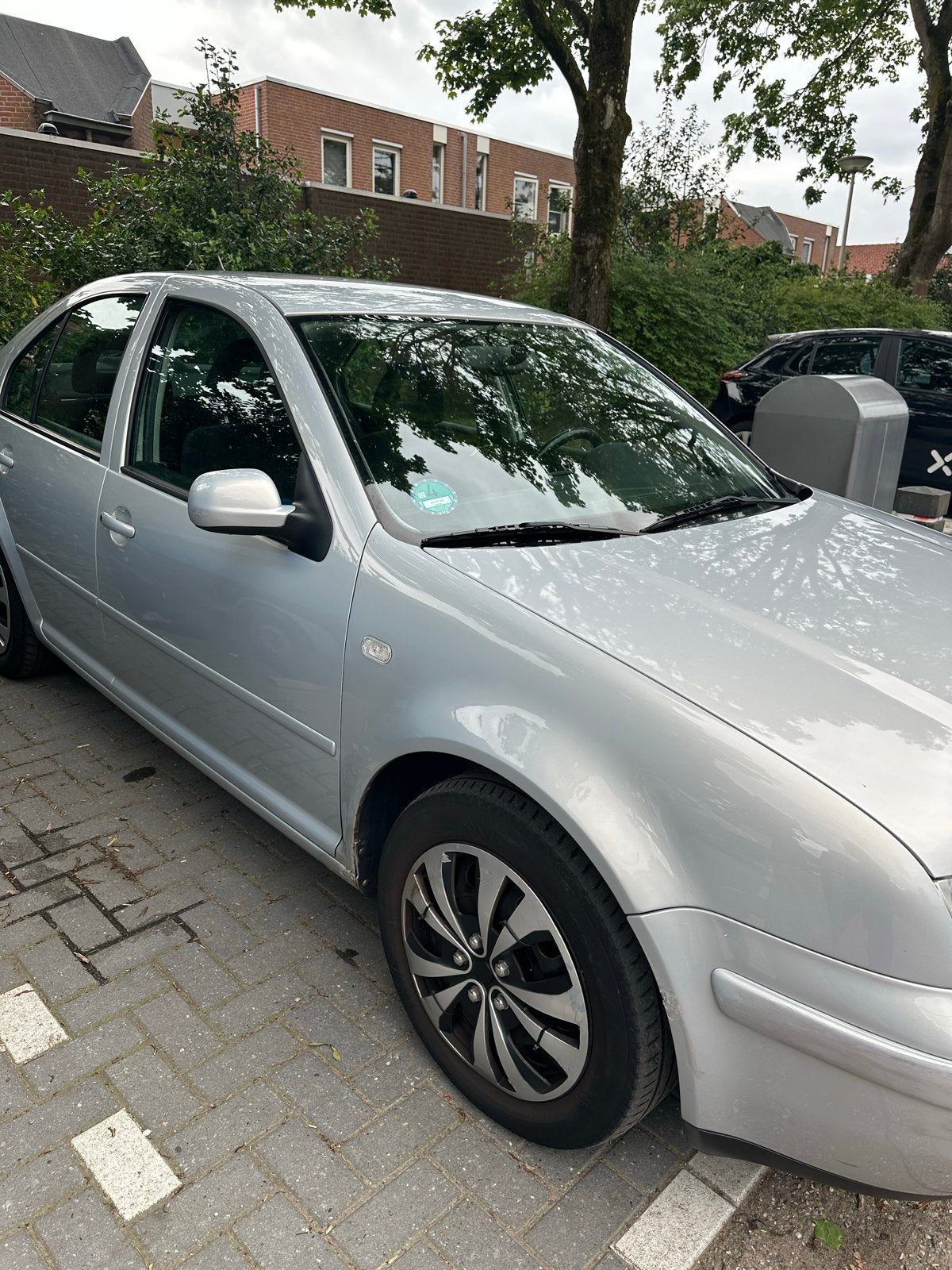 Volkswagen Bora 2.0 85KW AUT 2000 Grijs APK TOT MAART 2027, Auto's, Volkswagen, 4 cilinders, 1984 cc, 115 pk, Sedan