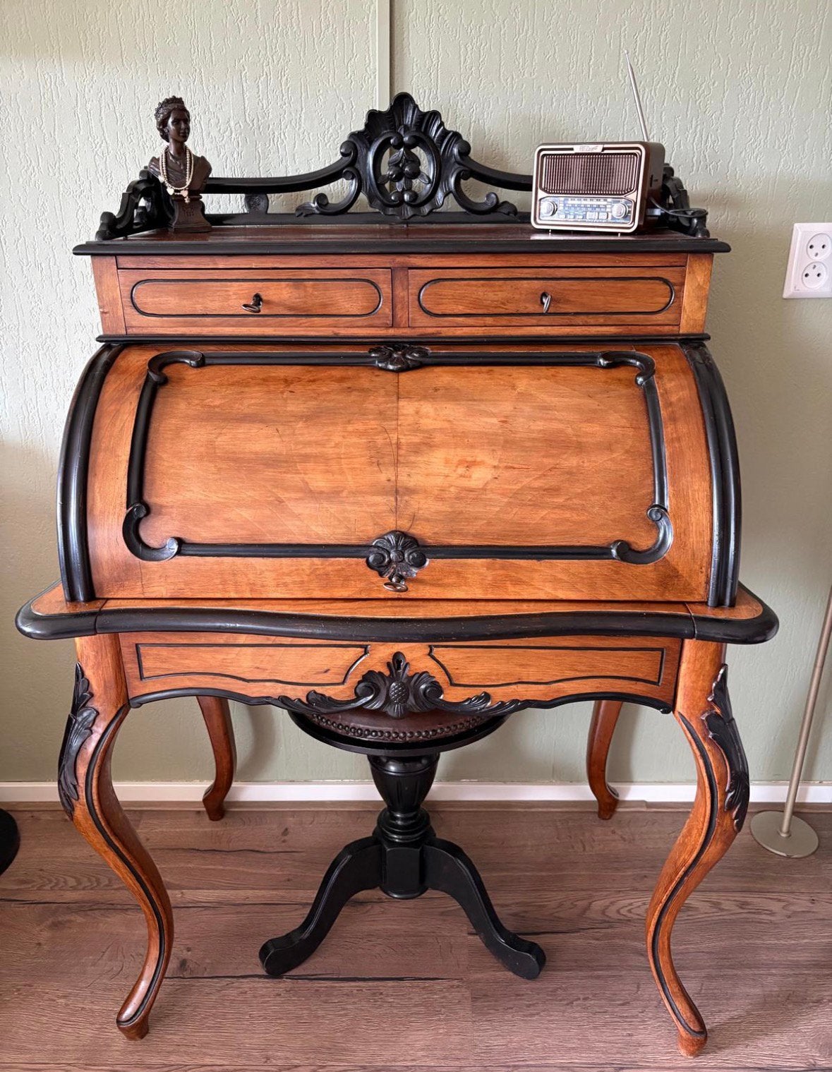 Puntgaaf dames bureau Willem III, Ophalen, Gebruikt, Antiek Willem III