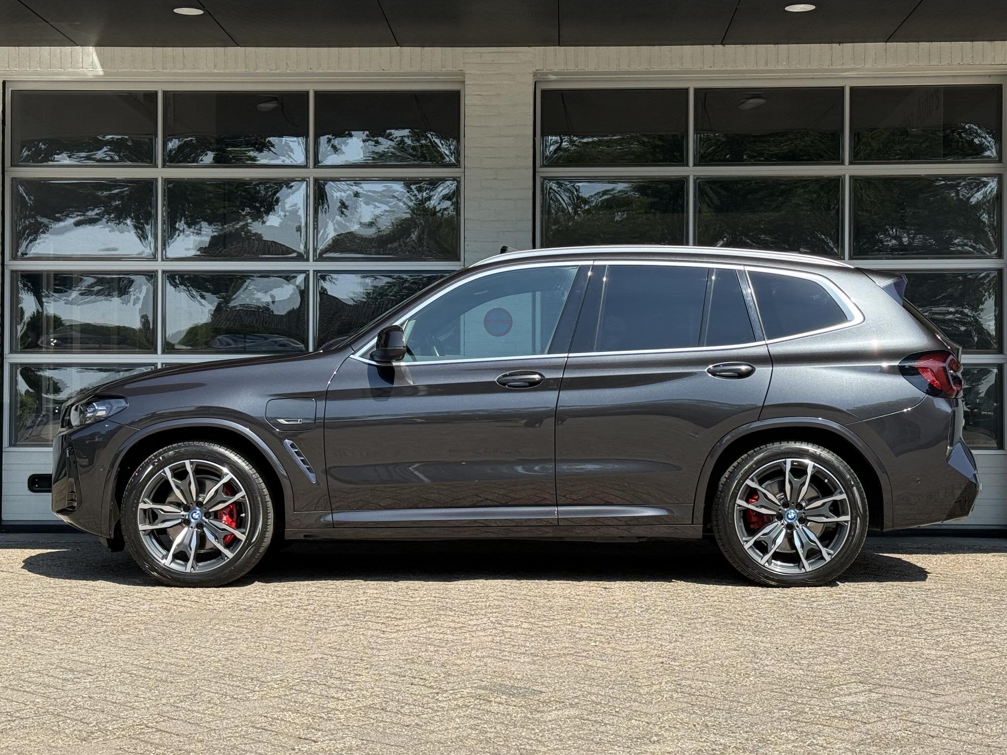 BMW X3 xDrive30e M SPORT | SPORTREMMEN ROOD | PANORAMA | TRE, 1998 cc, Gebruikt, 4 cilinders, Bedrijf