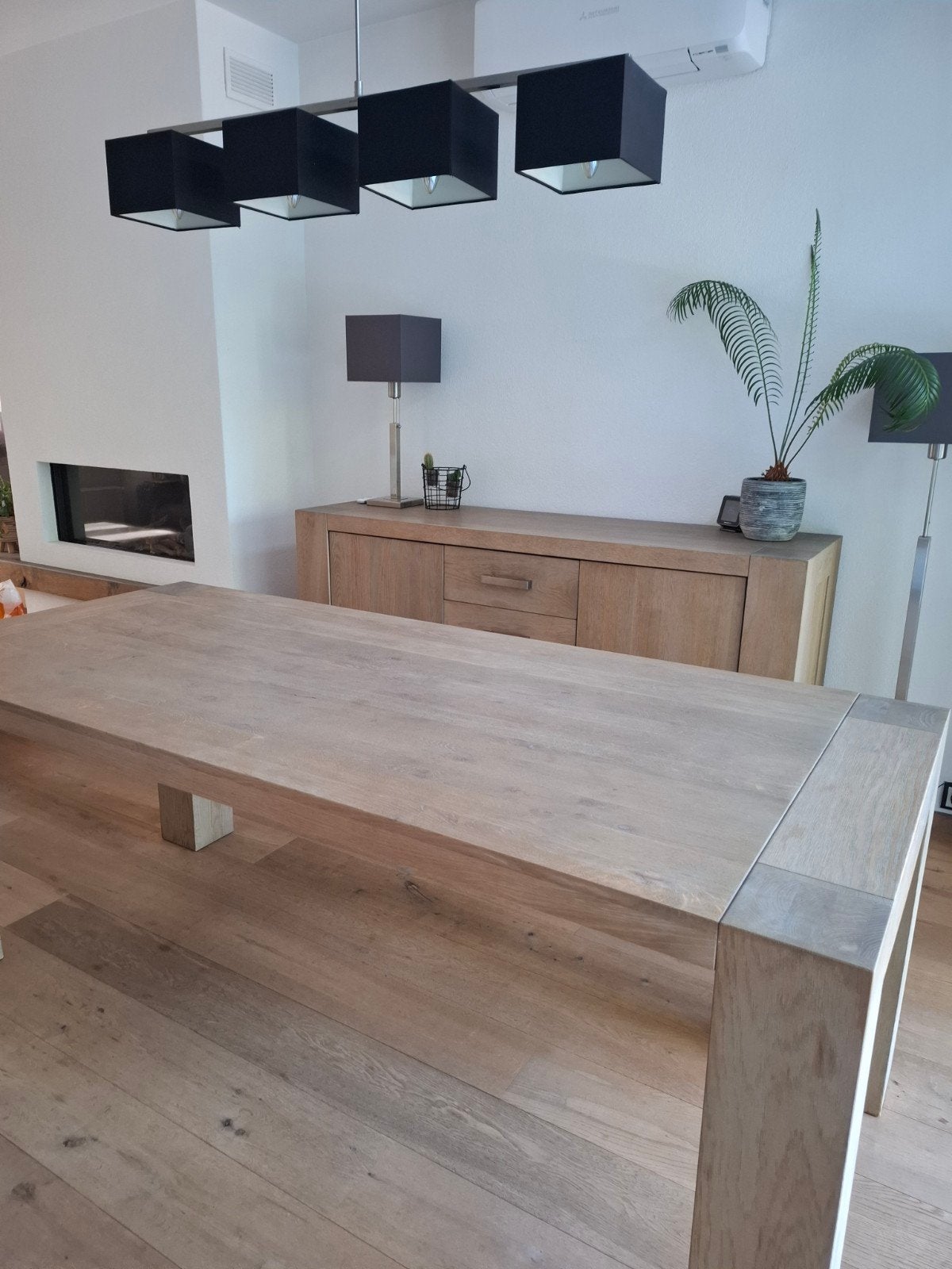 Eikenhouten eettafel van Bommel (200,5x90x77 cm), Ophalen