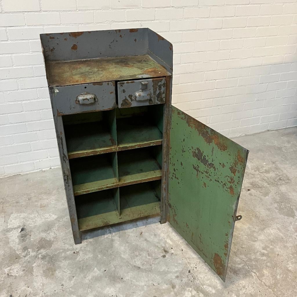 Oude stalen werkplaatskast vintage ladenkast keuken kast oud, Huis en Inrichting, Kasten | Ladekasten, Ophalen, Gebruikt, 5 laden of meer