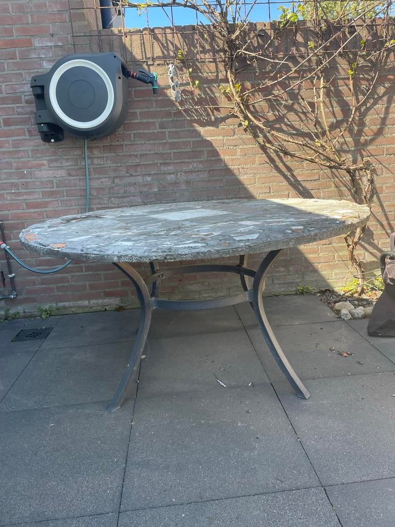Robuuste ijzeren tuintafel met mozaïek blad, Tuin en Terras, Tuintafels, Ophalen, Gebruikt, Rond, Metaal