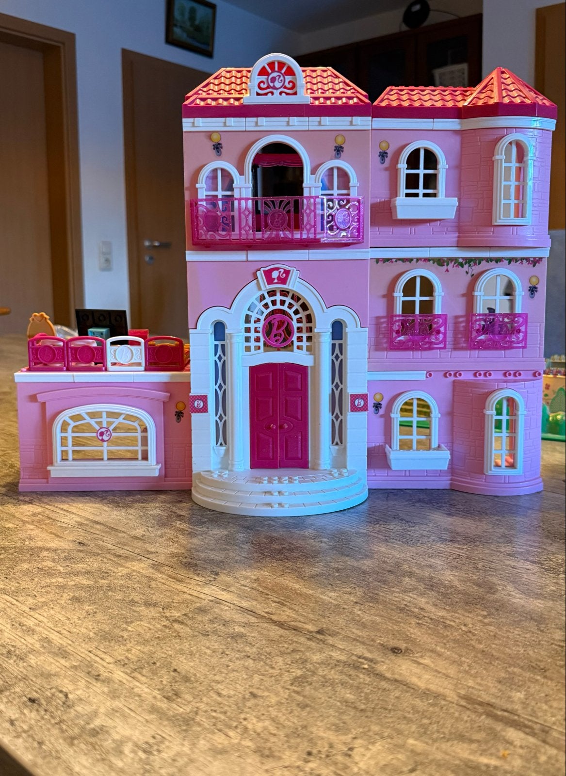 Barbie Droomhuis - Groot Roze Poppenhuis, Ophalen of Verzenden, Gebruikt, Poppenhuis
