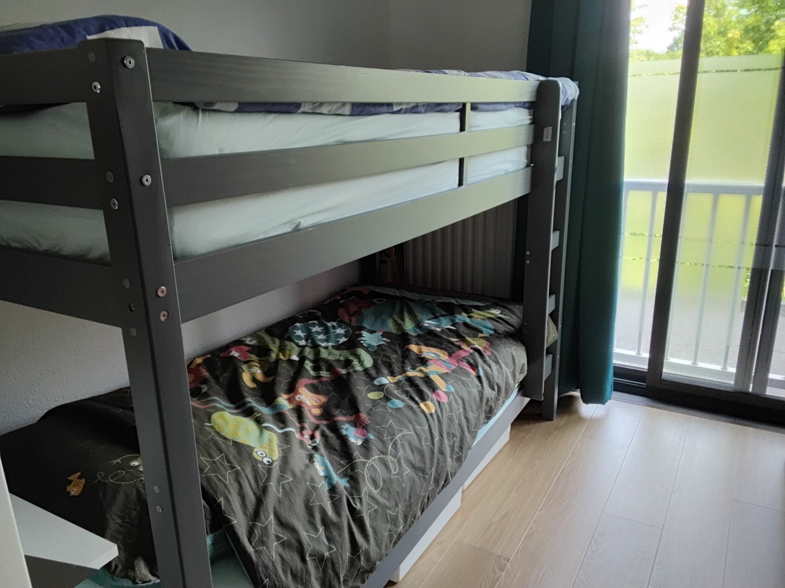 Stapelbed Leen Bakker Ties - Grijs, zo goed als nieuw, Ophalen, 90 cm, Tweepersoons, Zo goed als nieuw