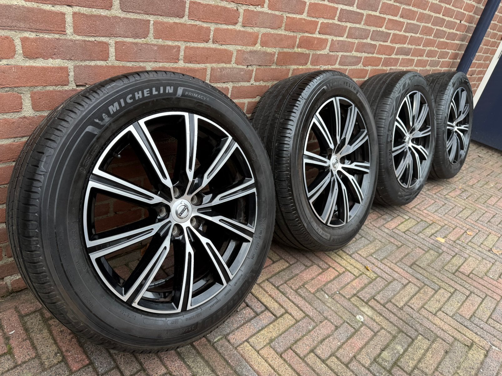Origineel 19 inch Volvo R-design 10 spoke XC60 XC90 XC40, Auto-onderdelen, 19 inch, Banden en Velgen, Nieuw, Ophalen of Verzenden